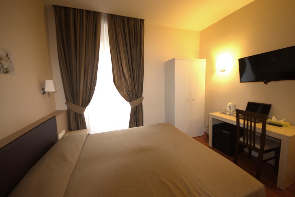 Roma Rooms Colosseum Esterno foto