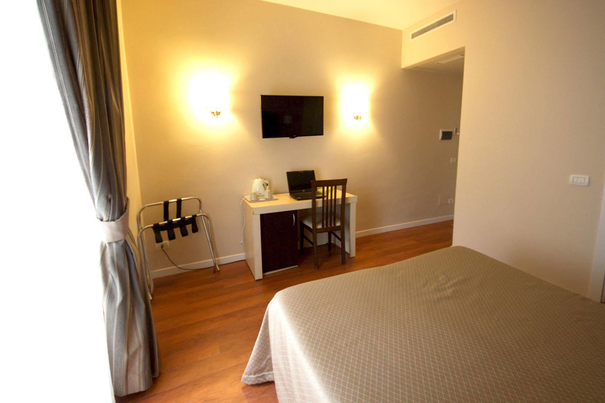 Roma Rooms Colosseum Esterno foto